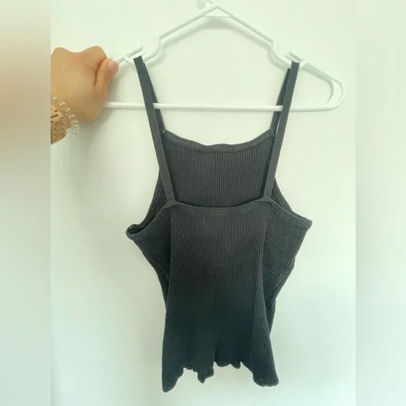 Oak and Fort Tank - Picture 2 of 3